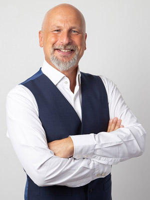 assoc. prof. Öner Döşer